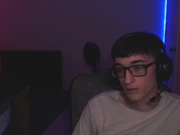 18yrboyhot • 18 • 23y • USA • public