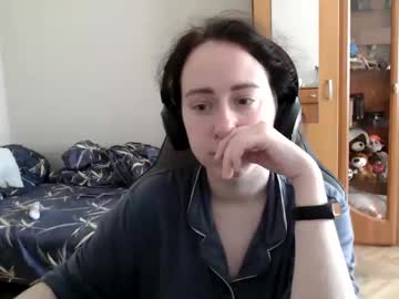 1chudose • feet • 26y • Canada • private