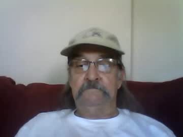 1valentine profile image (offline)