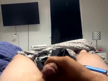 20yrold2001 • jerkoff • 24y • Pennsylvania, USA • public