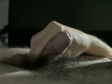 8hornyjohn8 • cum • 23y • no clue • public