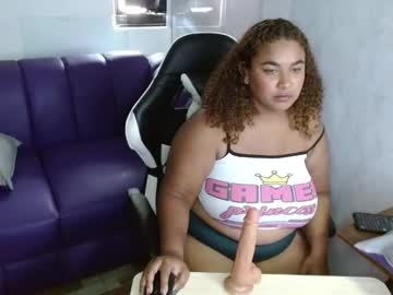  Arianna 18 • bigboobs • 22y • Colombia • public