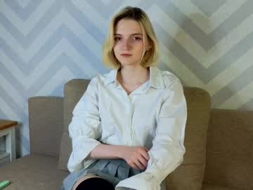  Cozyrose • bj • 19y • Your computer/phone ? • public