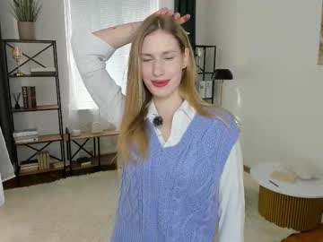  Innocent Beauty  • lovense • 18y • from the LA suburbs xD • public