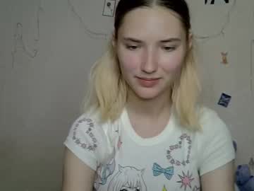  Kikiclark  • nonude • 22y • England, United Kingdom • public