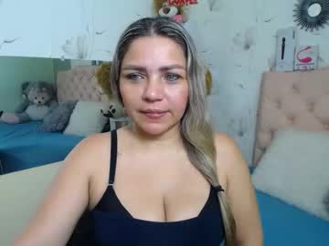  Sexyredhead  • milf • 35y • Colombia • public