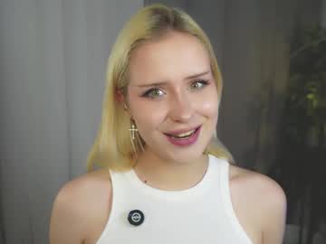 A Avine • blonde • 18y • Serbia • public