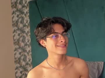 aaron_eze - Free Live Cam Model Online