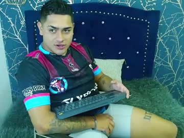 Aaronn 12 • bigballs • 26y • Colombia • public