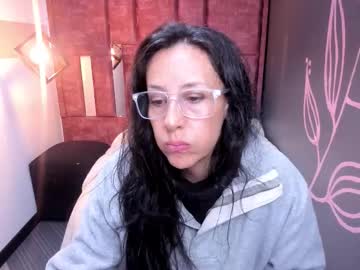 Live Milf Abrillee1, 45 yrs – Hot Milf Cams