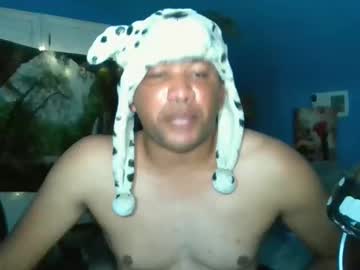 Adoniswoody • belly • 38y • Location,Location • public