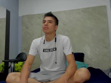 Adrian Oscuro live cam profile photo