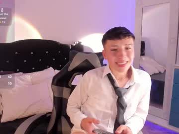 Live cam boy Adrian_ross1, 19 yrs – Hot Male Cams