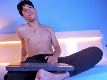 Alaxhart • young • 20y • Medellin, Antioquia • public