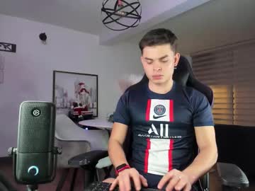 Live cam boy Alejoo_twink, 23 yrs – Hot Male Cams