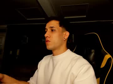 Live cam boy Alexgiraldo__, 26 yrs – Hot Male Cams