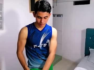 Live cam boy Alexispaez457062, 27 yrs – Hot Male Cams