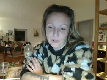 Alice8363 • french • 40y • Auvergne-Rhone-Alpes, France • public