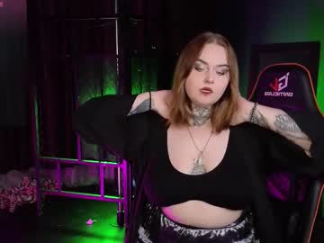 Alice Linger • bbw • 20y • Latvia • public