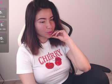 Alice Middle01 • natural • 25y • Wonderland • public