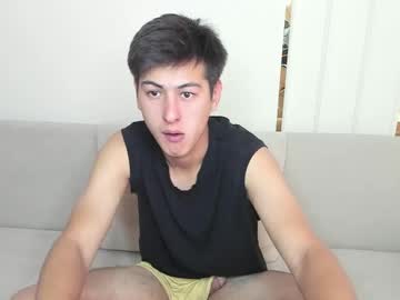 Alikuskya • asian • 22y • behind you lol • public