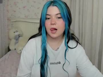 Alisamonroe • bigboobs • 0y • England, United Kingdom • public