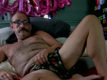 Almostotter1999 • party • 40y • Florida, United States • public