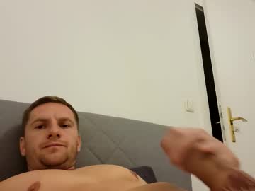 Aluke95 • masturbate • 0y • Bavaria, Germany • public