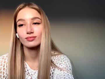 Ameliaduraku • skinny • 18y • Your dreams :) • public