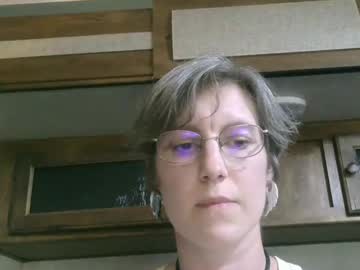 Ameliaishka • thegirlnextdoor • 42y • Oregon, United States • public