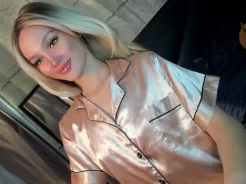 Amelinckx • new • 21y • the world is our adress • public