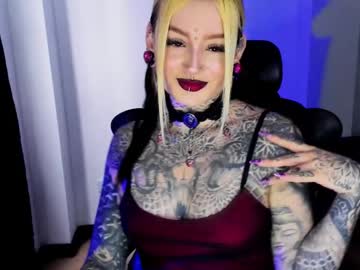 Anai Gomez • goth • 25y • IN YOUR DARKEST THOUGHTS!! • public