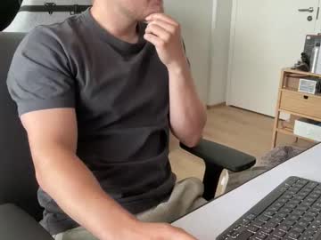 Andycandy1994 • cute • 31y • I can travel • public