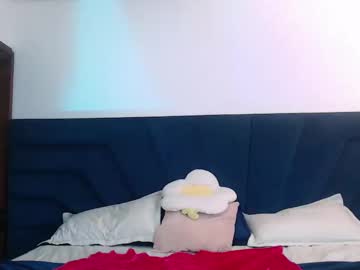 Angelgolden  • anal • 24y • in your screen • public