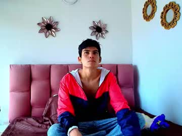 Angelldustt  • naked • 25y • Medellin, Colombia • public