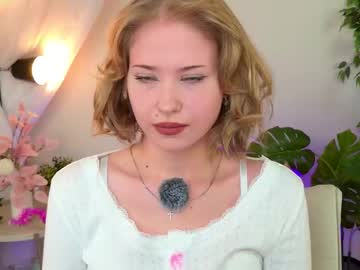 Annie Blush  • blondie • 35y • Estonia • public