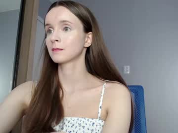 Anny Meow • nonude • 21y • My flat • public