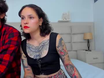 Annyandloggan • skinny • 23y • Colombia • public