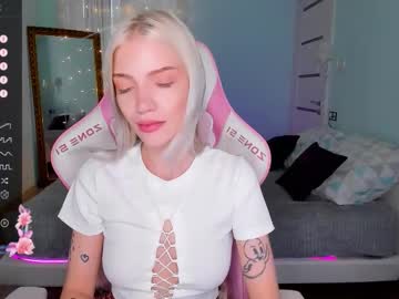 Anyataylorr • blonde • 25y • In your heart? • public