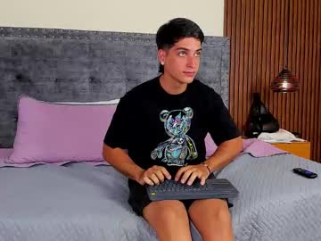 Live cam boy Apolo_moon18, 18 yrs – Hot Male Cams