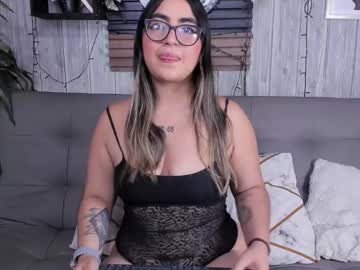 Appril Foxx • bdsm • 23y • Antioquia, Colombia • public