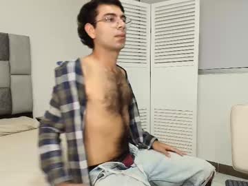 Aronwilde • beard • 22y • Colombia • public