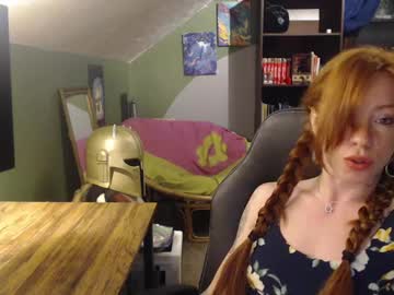 Astraeasiren • redhead • 26y • Midwest, USA (listen to that accent) • private