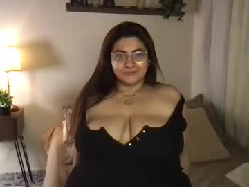 Aurablack  • curvy • 27y • Medellin, Colombia • public