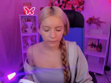 aurorawrenfield - Live Cam Model Online on Ted's Cam Directory