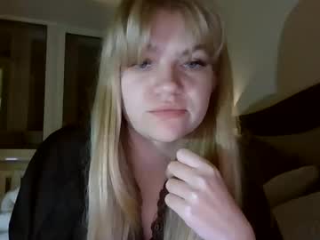 Auroraxroses • cute • 25y • Poland • public