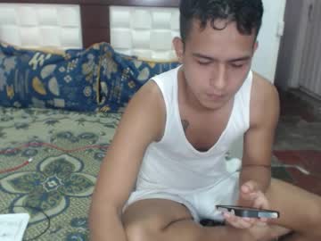 Live cam boy Aziel_pantoja, 20 yrs – Hot Male Cams