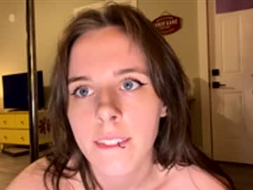 Beegurl • young • 24y • Indiana, United States • public