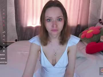 Bella Ramsi • feet • 28y • Germany • public