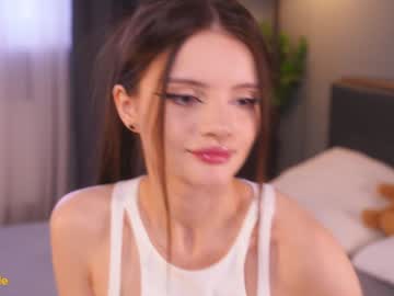 bellacle - Free Live Cam Model Online